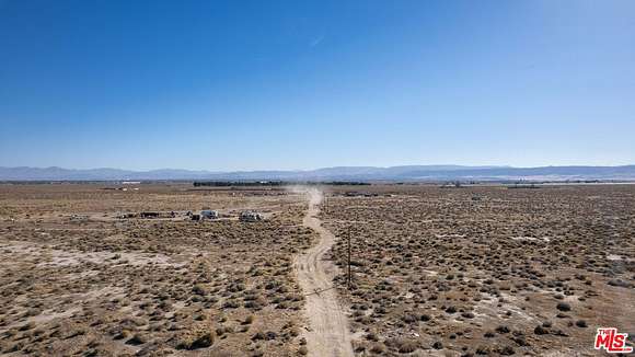 5 Acres of Land for Sale in Lancaster, California