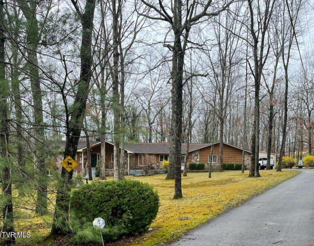 3.3 Acres of Residential Land with Home for Sale in Crossville, Tennessee