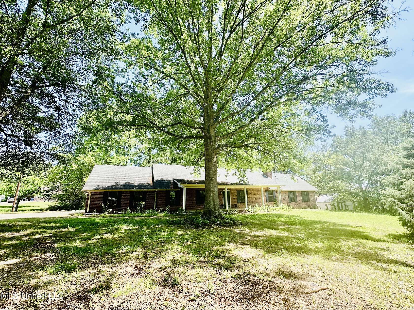 2.2 Acres of Residential Land with Home for Sale in Nesbit, Mississippi