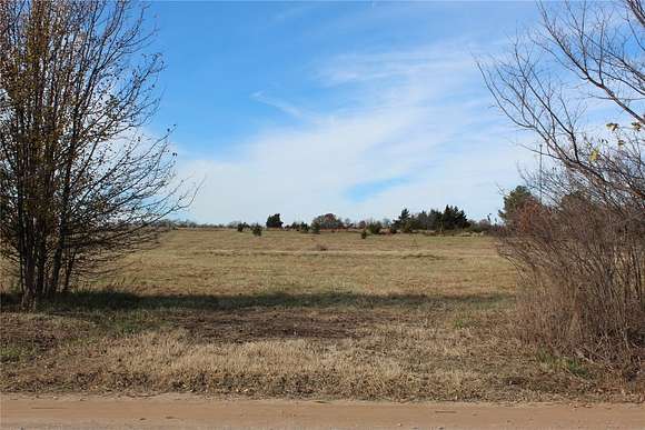 5 Acres of Residential Land for Sale in Chandler, Oklahoma