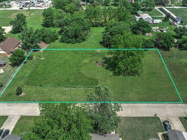1.5 Acres of Residential Land for Sale in Okmulgee, Oklahoma