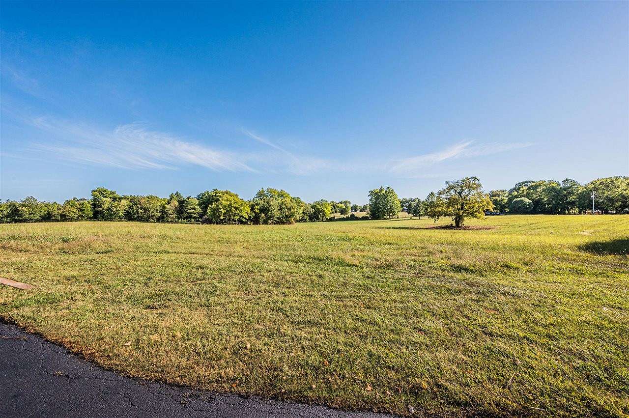 7.7 Acres of Land for Sale in Bowling Green, Kentucky