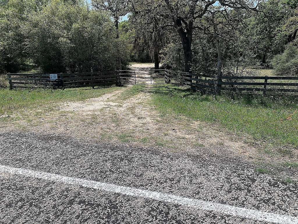 28.1 Acres of Recreational Land & Farm for Sale in Hallettsville, Texas