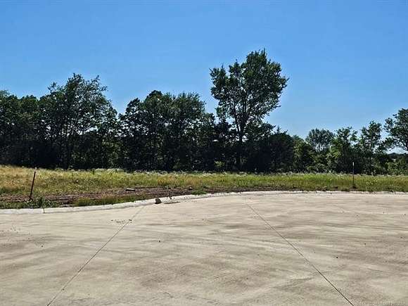 0.554 Acres of Residential Land for Sale in Tahlequah, Oklahoma