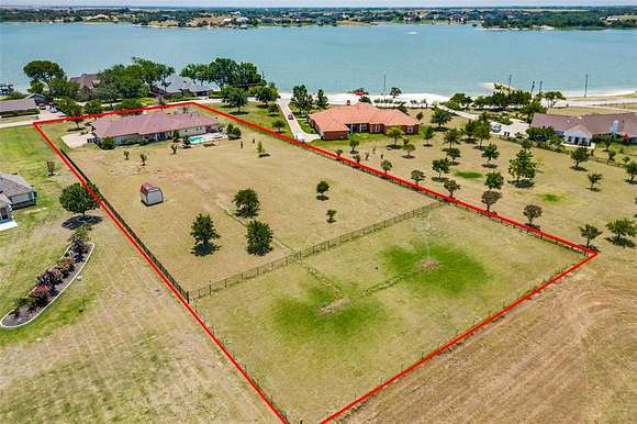 2 Acres of Residential Land with Home for Sale in Waxahachie, Texas