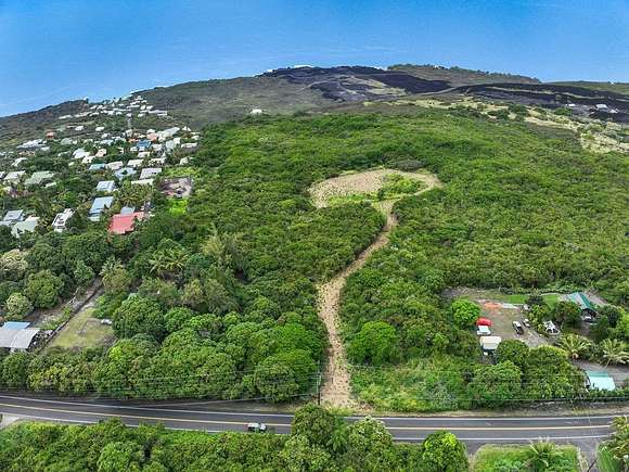 71.908 Acres of Land for Sale in Captain Cook, Hawaii