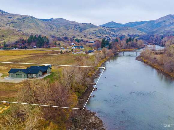5 Acres of Residential Land with Home for Sale in Emmett, Idaho