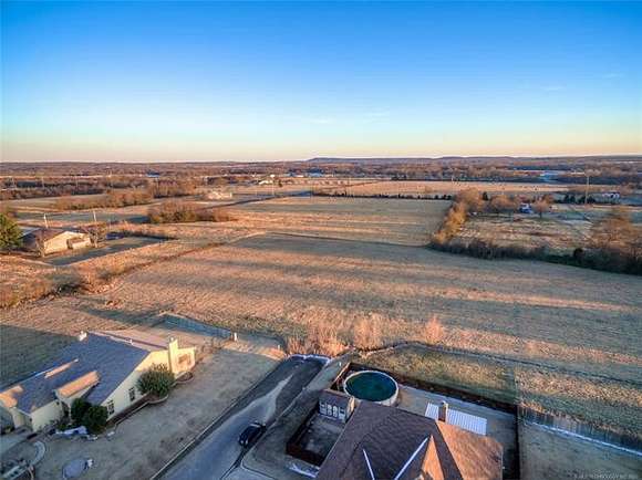 4 Acres of Commercial Land for Sale in Muskogee, Oklahoma