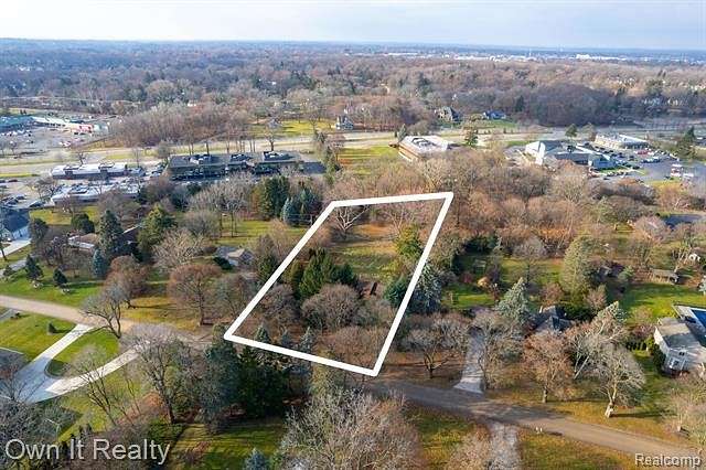 1 Acre of Residential Land for Sale in Bloomfield Hills, Michigan