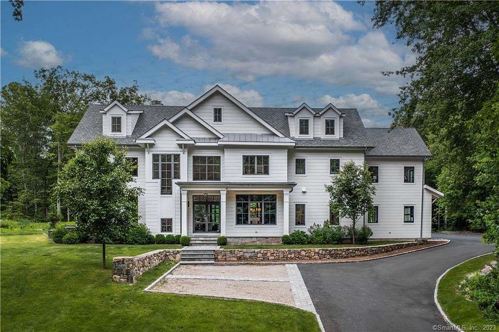 4.1 Acres of Residential Land with Home for Sale in New Canaan, Connecticut