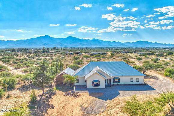 10.1 Acres of Land with Home for Sale in Hereford, Arizona