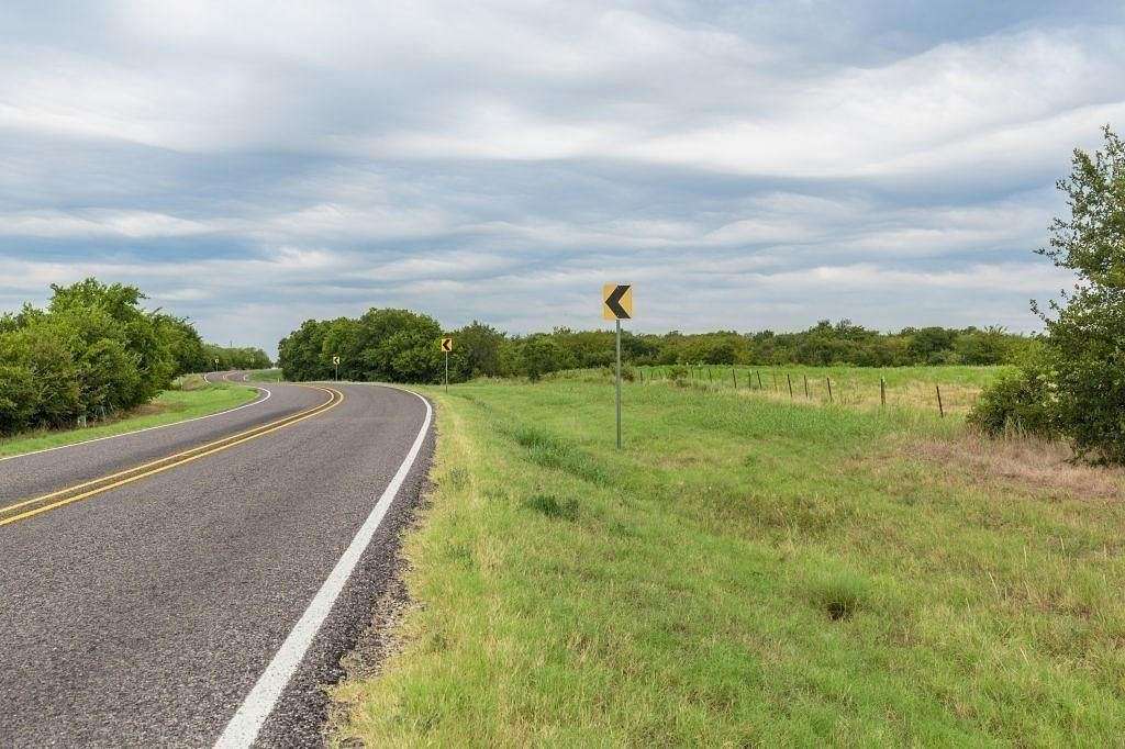 20 Acres of Agricultural Land for Sale in Tioga, Texas