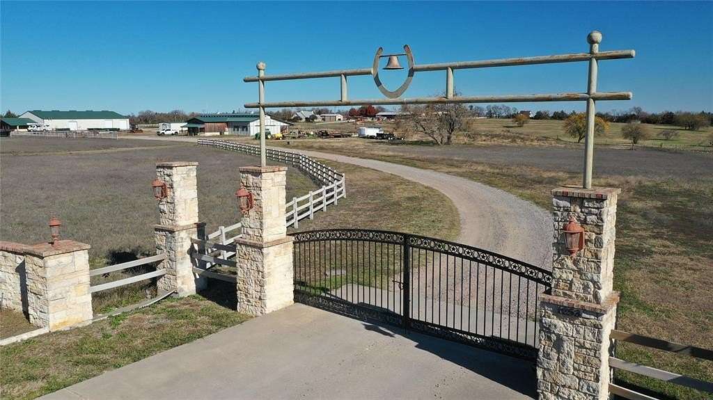 9.16 Acres of Improved Land for Sale in Van Alstyne, Texas