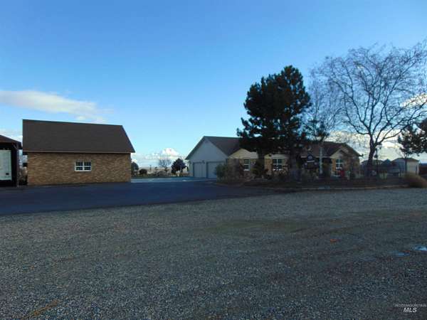 2 Acres of Residential Land with Home for Sale in Ontario, Oregon