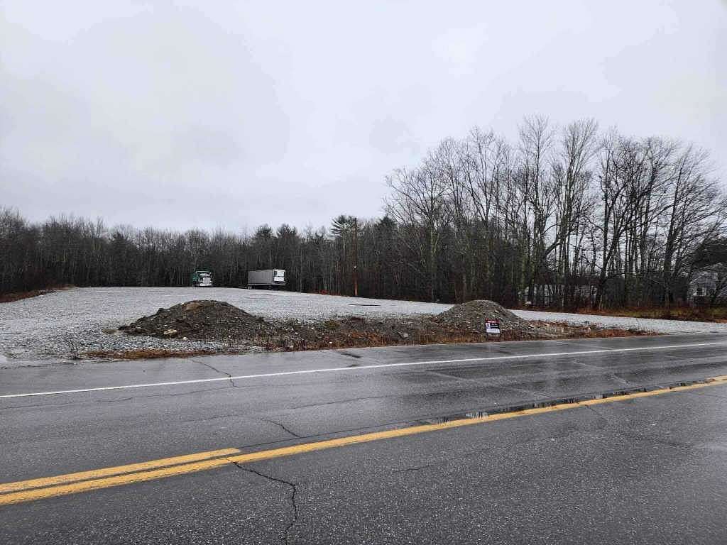 1.5 Acres of Commercial Land for Sale in Waldoboro, Maine