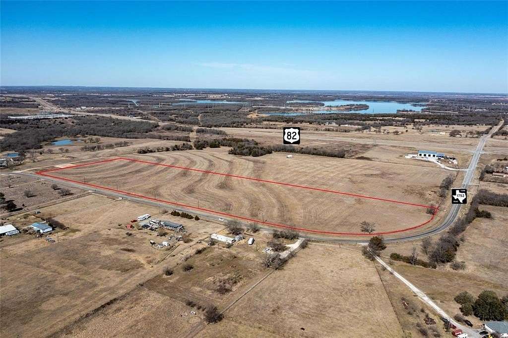 16.032 Acres of Land for Sale in Savoy, Texas