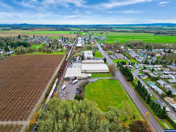 8.1 Acres of Improved Commercial Land for Sale in Tangent, Oregon