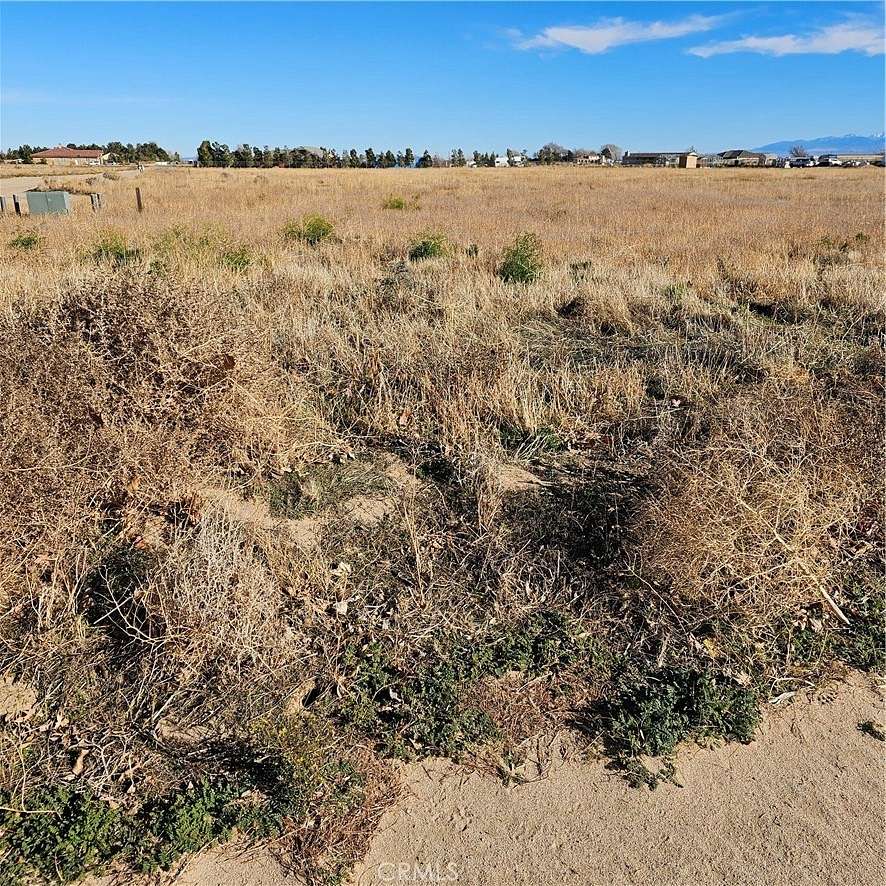 2.5 Acres of Residential Land for Sale in Antelope Acres, California