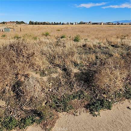 2.498 Acres of Residential Land for Sale in Antelope Acres, California