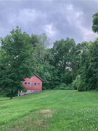 1 Acre of Residential Land for Sale in Middlebury, Connecticut
