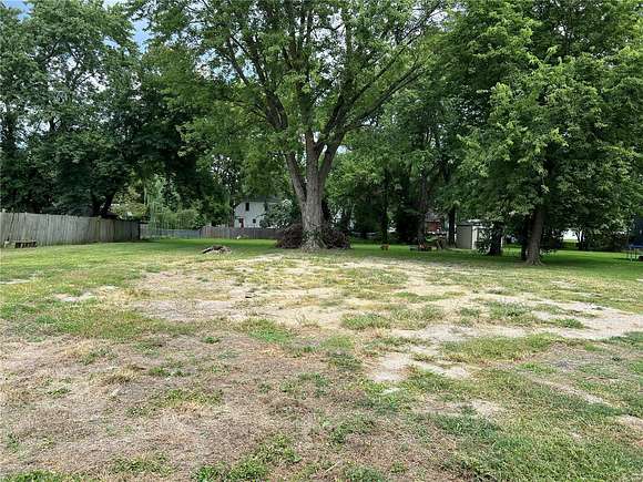 0.36 Acres of Residential Land for Sale in Staunton, Illinois