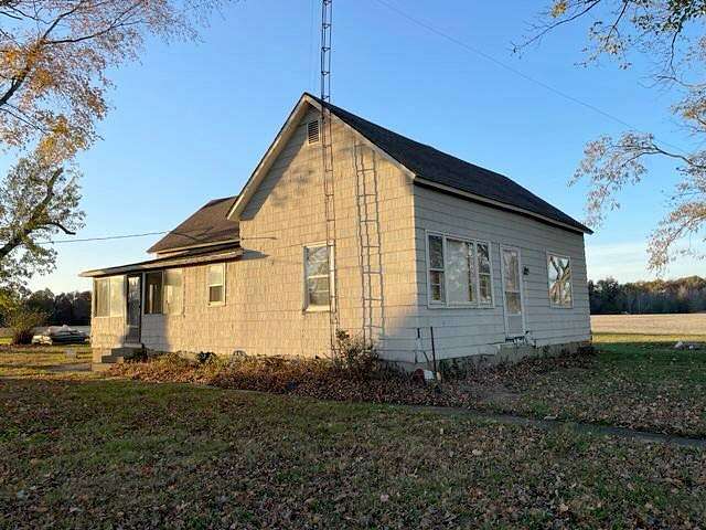 40 Acres of Land with Home for Sale in Wayne City, Illinois