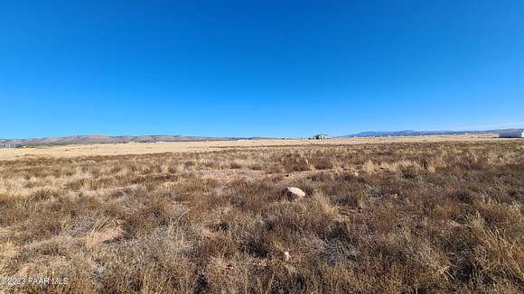 10 Acres of Land for Sale in Paulden, Arizona