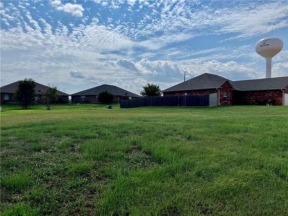 0.25 Acres of Land for Sale in Clinton, Oklahoma