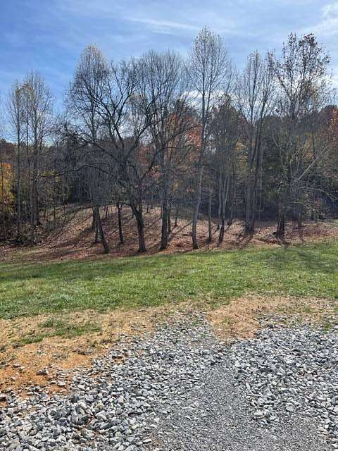 7 Acres of Residential Land for Sale in Burkesville, Kentucky