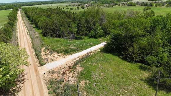 10 Acres of Land for Sale in Calera, Oklahoma