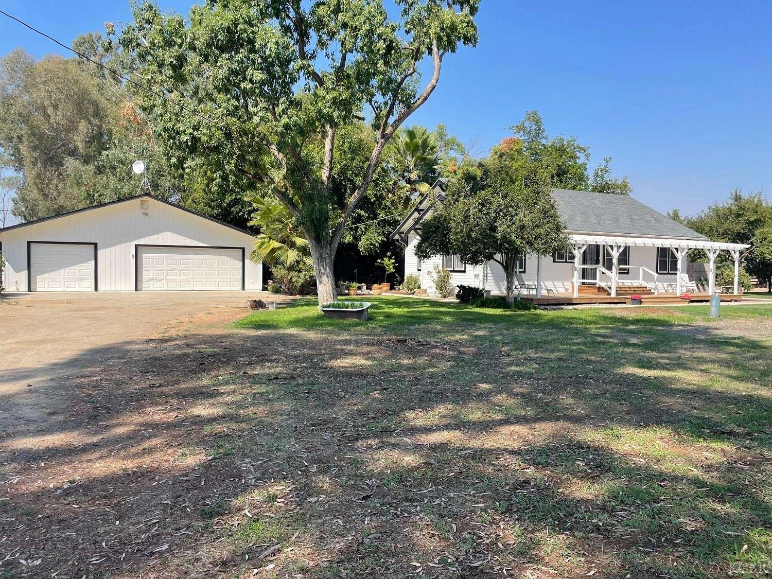 3.5 Acres of Residential Land with Home for Sale in Visalia, California