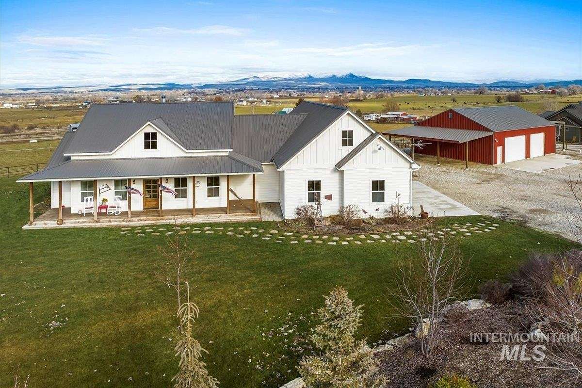9 Acres of Land with Home for Sale in Emmett, Idaho