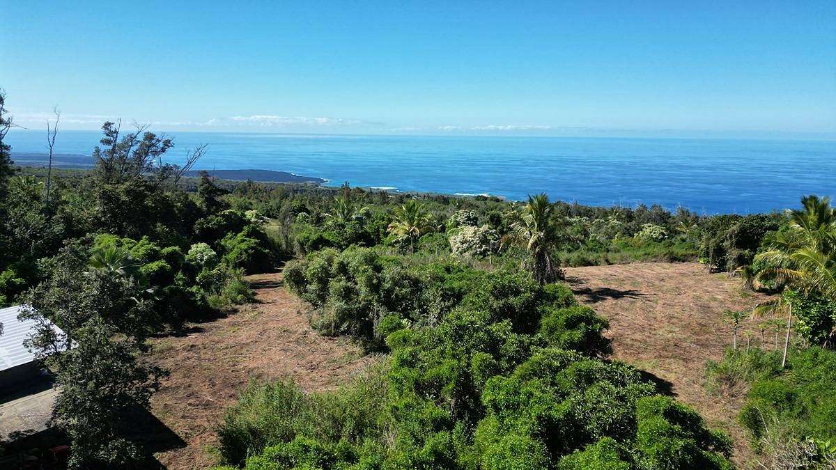 8 Acres of Land for Sale in Captain Cook, Hawaii