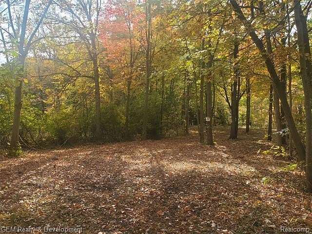 22.3 Acres of Agricultural Land with Home for Sale in South Lyon, Michigan