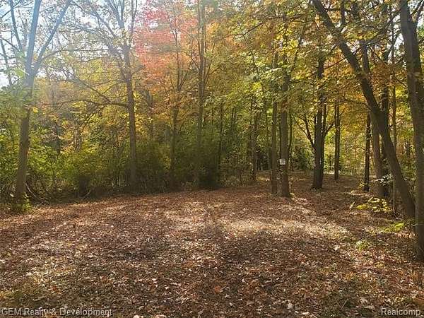 22.3 Acres of Agricultural Land with Home for Sale in South Lyon, Michigan