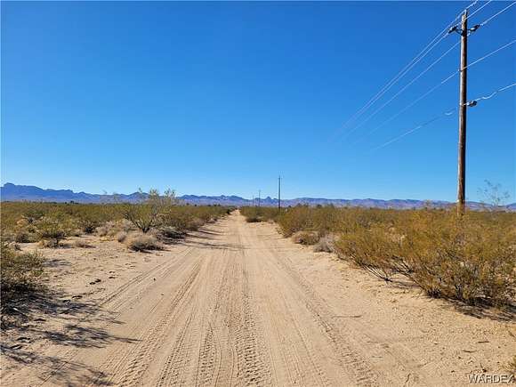 37.6 Acres of Land for Sale in Golden Valley, Arizona