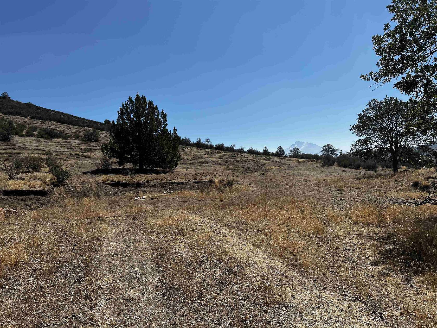 45 Acres of Land for Sale in Yreka, California