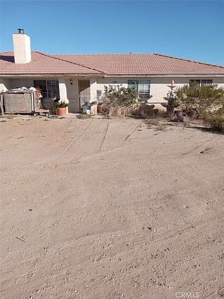 5.1 Acres of Residential Land with Home for Sale in Phelan, California