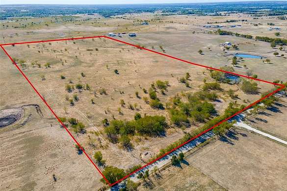 30 Acres of Land for Sale in Decatur, Texas