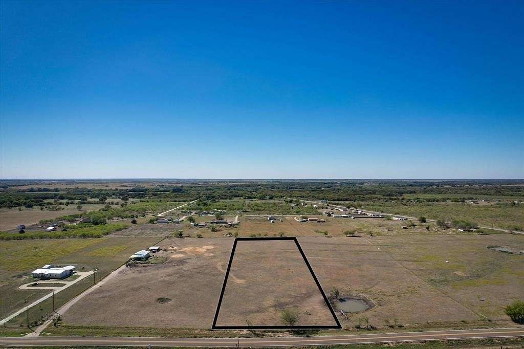 4 Acres of Land for Sale in Corsicana, Texas