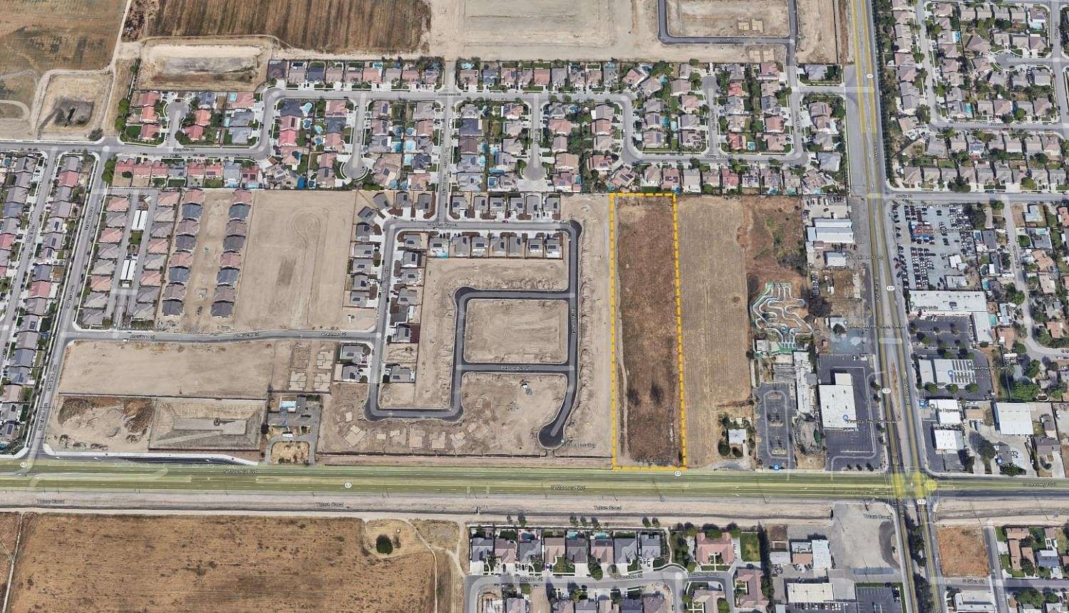 4.7 Acres of Commercial Land for Sale in Tulare, California