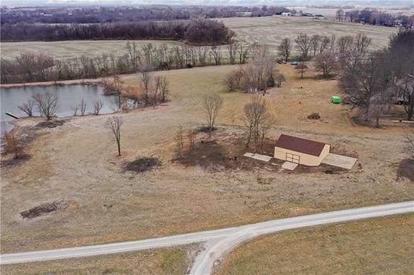 21 Acres of Recreational Land for Sale in Trimble, Missouri