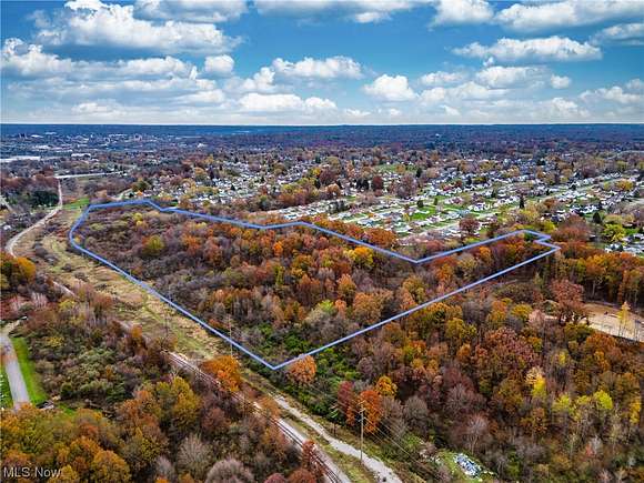 26 Acres of Commercial Land for Sale in Youngstown, Ohio