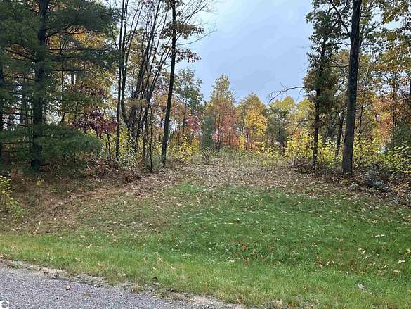 0.48 Acres of Residential Land for Sale in Farwell, Michigan