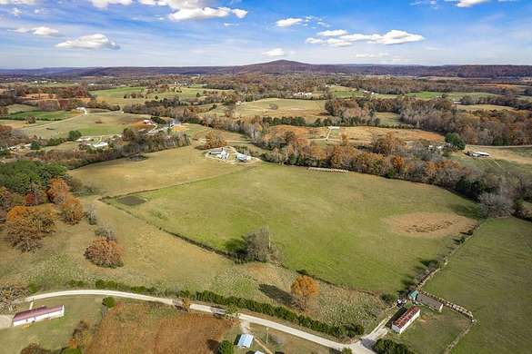31.2 Acres of Agricultural Land for Sale in Walling, Tennessee