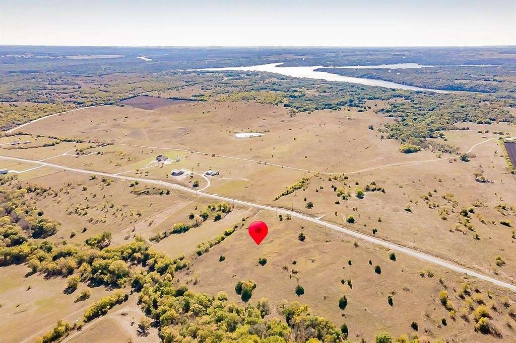 6 Acres of Residential Land for Sale in Gainesville, Texas
