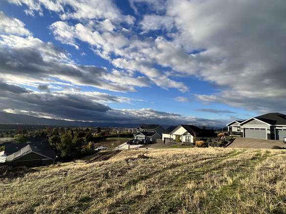 0.28 Acres of Residential Land for Sale in Medford, Oregon