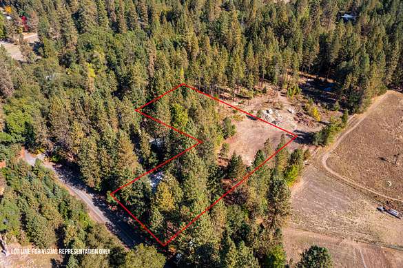 2 Acres of Residential Land with Home for Sale in Rogue River, Oregon