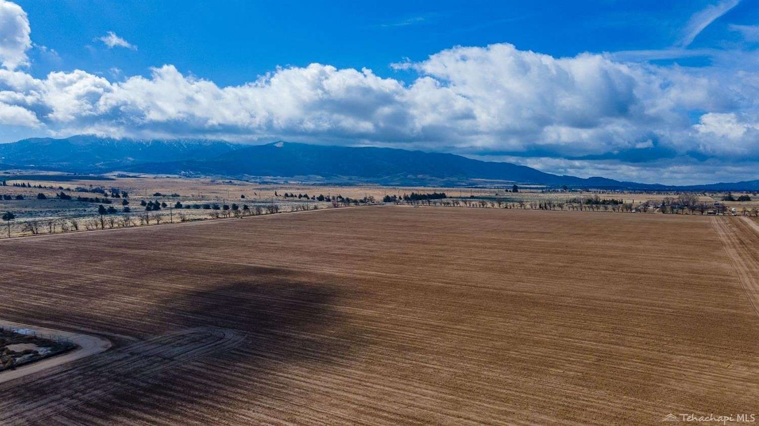 19.5 Acres of Land for Sale in Tehachapi, California