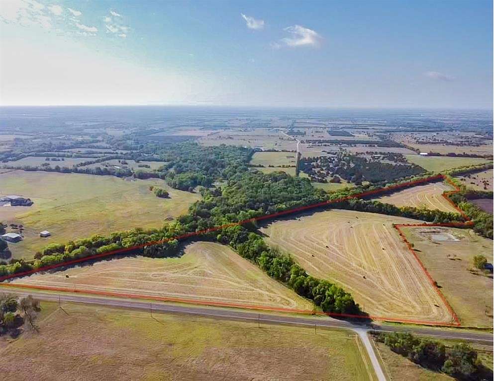 27.9 Acres of Agricultural Land for Sale in Farmersville, Texas